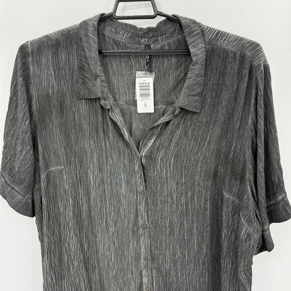 New TORRID Sleep Button Front Shirt Size 5X / US 5 Crinkle Short Sleeve Tunic - Picture 2 of 9